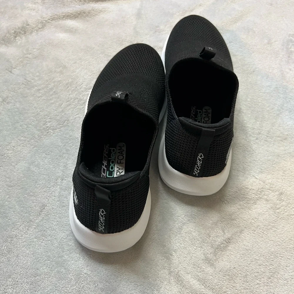 NWOT Skechers Memory Foam Slip On Tennis Shoes - Picture 4 of 8